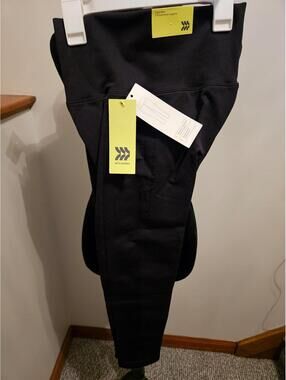 All in Motion High-Rise 7/8 Seamless Legging - Large - BNWT